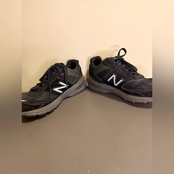 Mens New Balance 990v5 Walking Shoes Made in USA